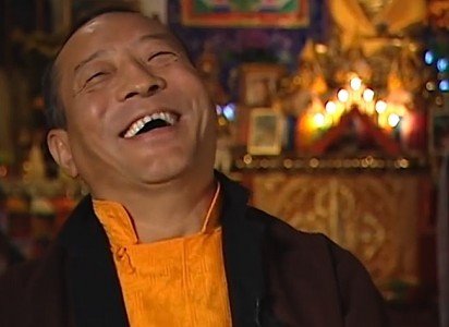 Rinpoche's sense of humour and anecdotes engages his students.