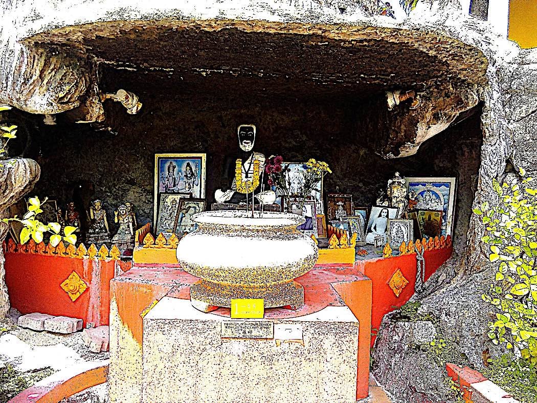 Who Was Jīvaka, the Legendary Physician of the Buddha and the Sangha? 8 Buddha Doctor Jivaka Thai Buddhism at Wat Buppharam Penang dreamstime xl 128333094Buddha Weekly