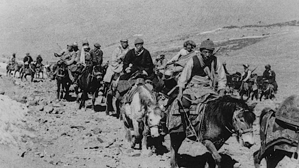 Buddha Weekly 14th Dalai Lama forced into excile with Khampa bodyguards in March 1959 OHHDL photo Buddhism