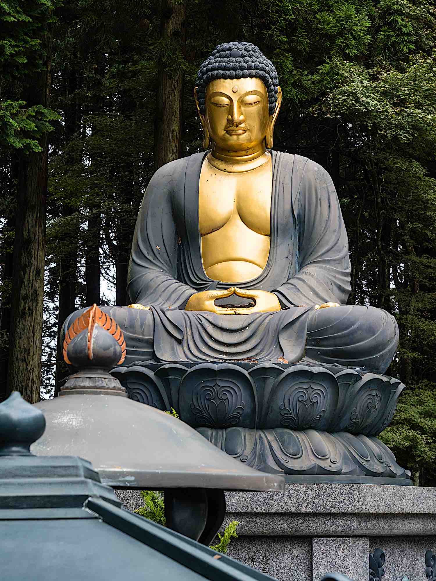 Buddha Weekly Bronze Buddha in Minobu Japan on the grounds of Minobusan Kuonji head temple of Nichiren School Buddhism dreamstime l 160585916 Buddhism