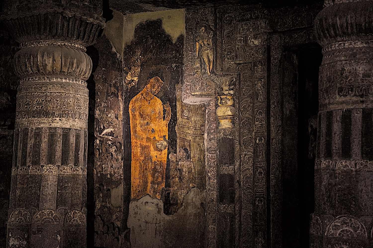 Buddha Weekly Image of Buddha begging alms at his former home in front of wife Yashodhara and son Rahula in Ajanta Caves dreamstime l 48013819 Buddhism