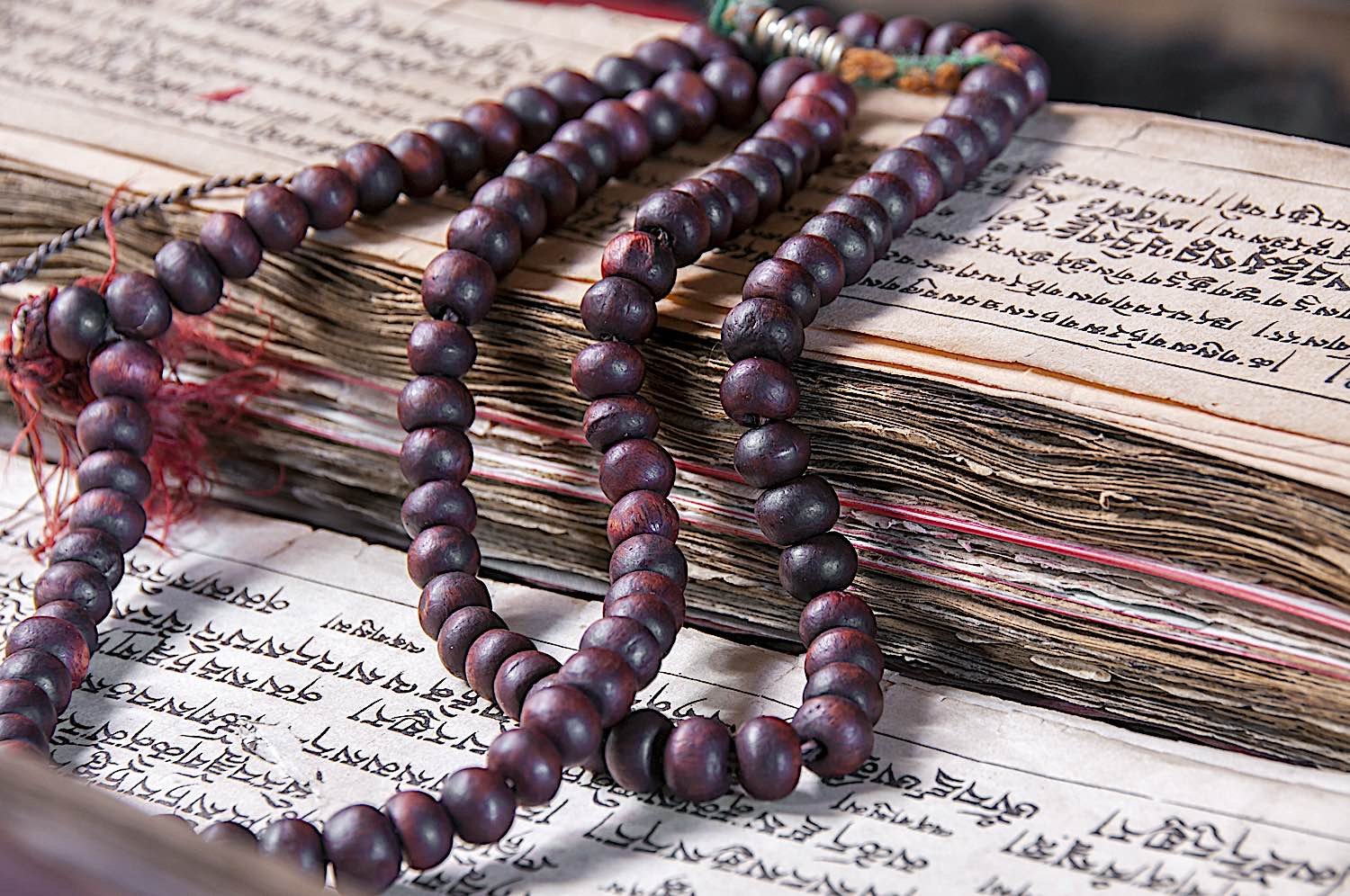 A Comprehensive Guide To Meditating With A Buddhist Mala