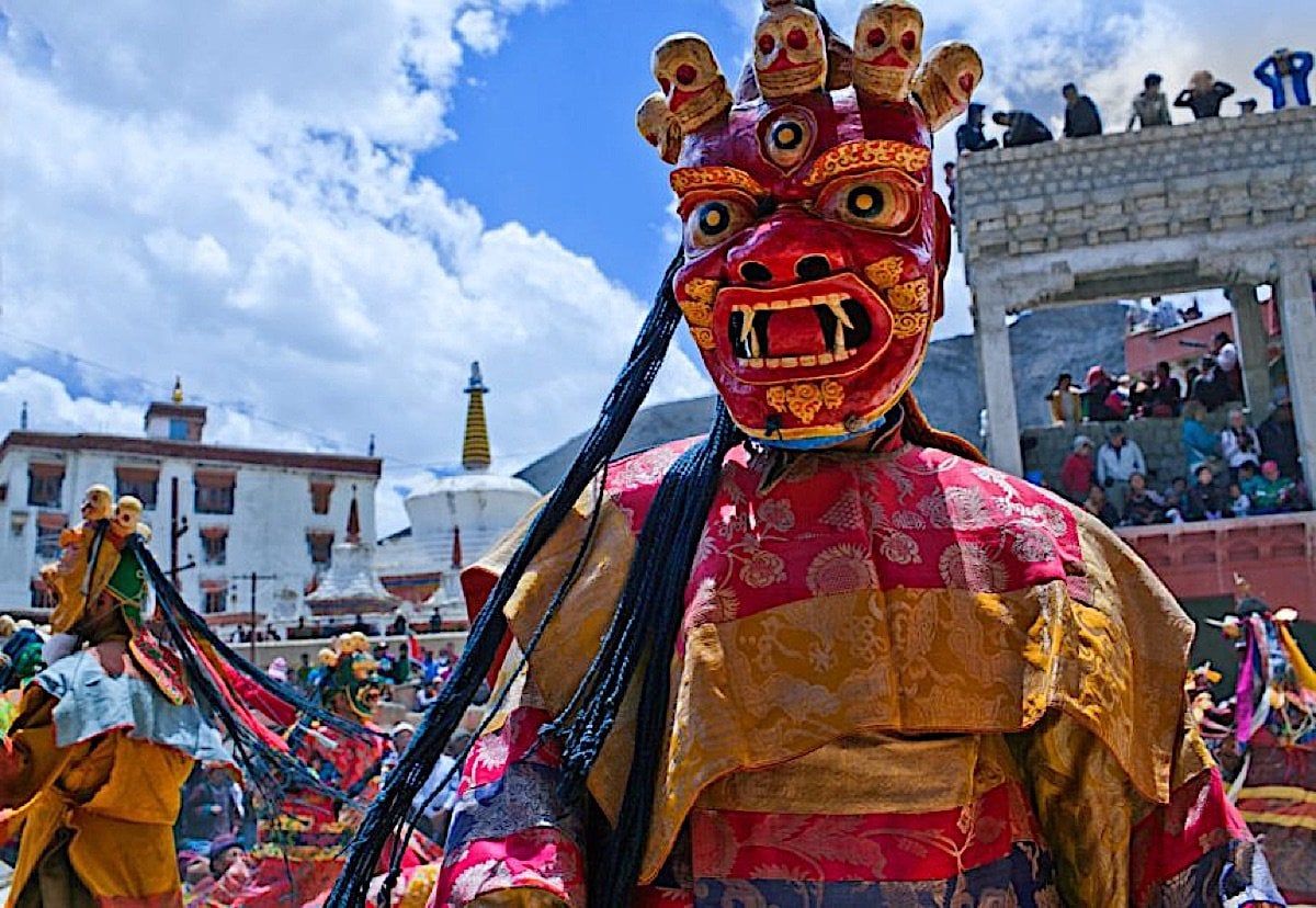 Buddha Weekly Losar Religious Festival Tibet 862x595 Buddhism