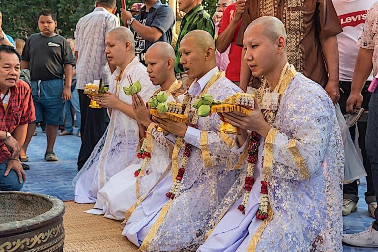 BuddhaWeeklyOrdination ceremony of Thai Buddhist monks after cutting