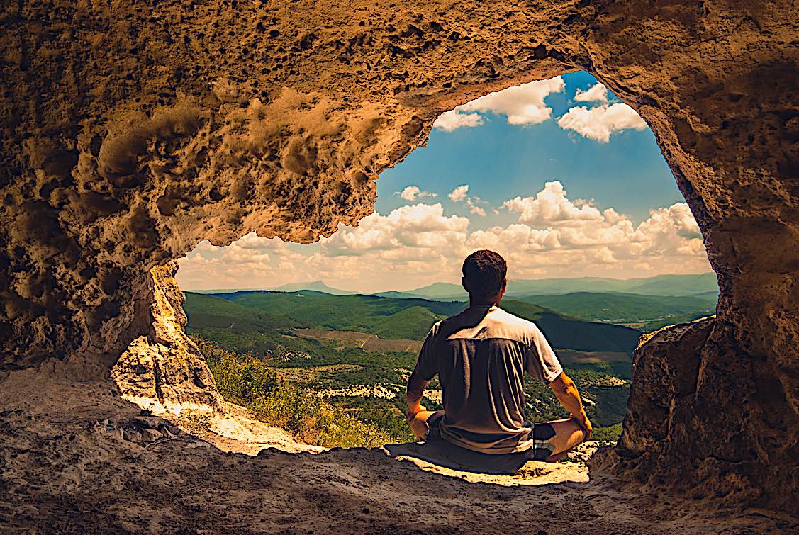 Buddha Weekly Solitary meditation in cave buddhist lotus seat Buddhism