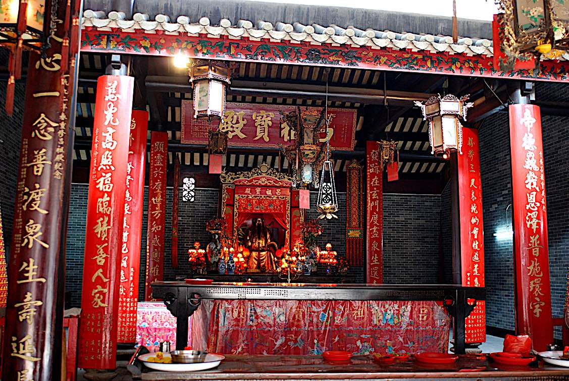 Buddha Weekly Taoism temple shrine to Lao Tzu hall of oblation Guangdong South China Buddhism