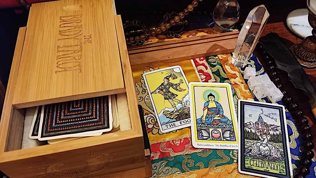 Buddha Weekly Tarot Smith Waite Buddha Tarot by Robert Place and Brady Tarot Buddhism