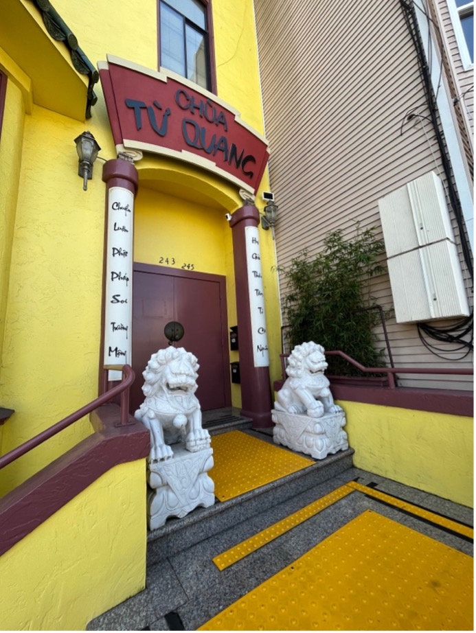 San Francisco’s Tu Quang Temple: Vietnamese Buddhism and Regeneration in the Heart of the City 6 Guardian snow lions entrance Tu Quang Temple Anna Hennesey 2023