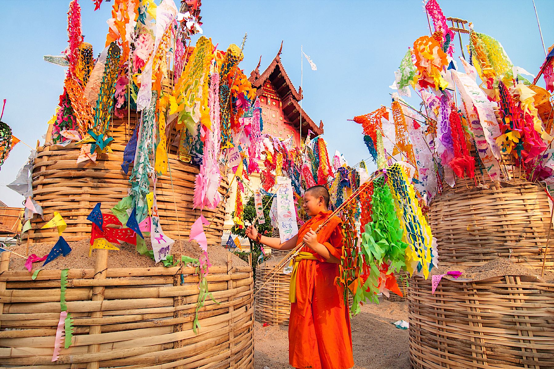 how do buddhist celebrate chinese new year