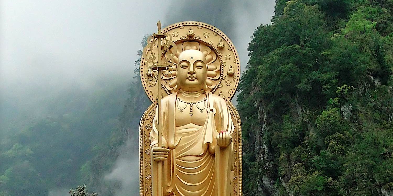 Giant statue of Bodhisattva Ksitigarbha.