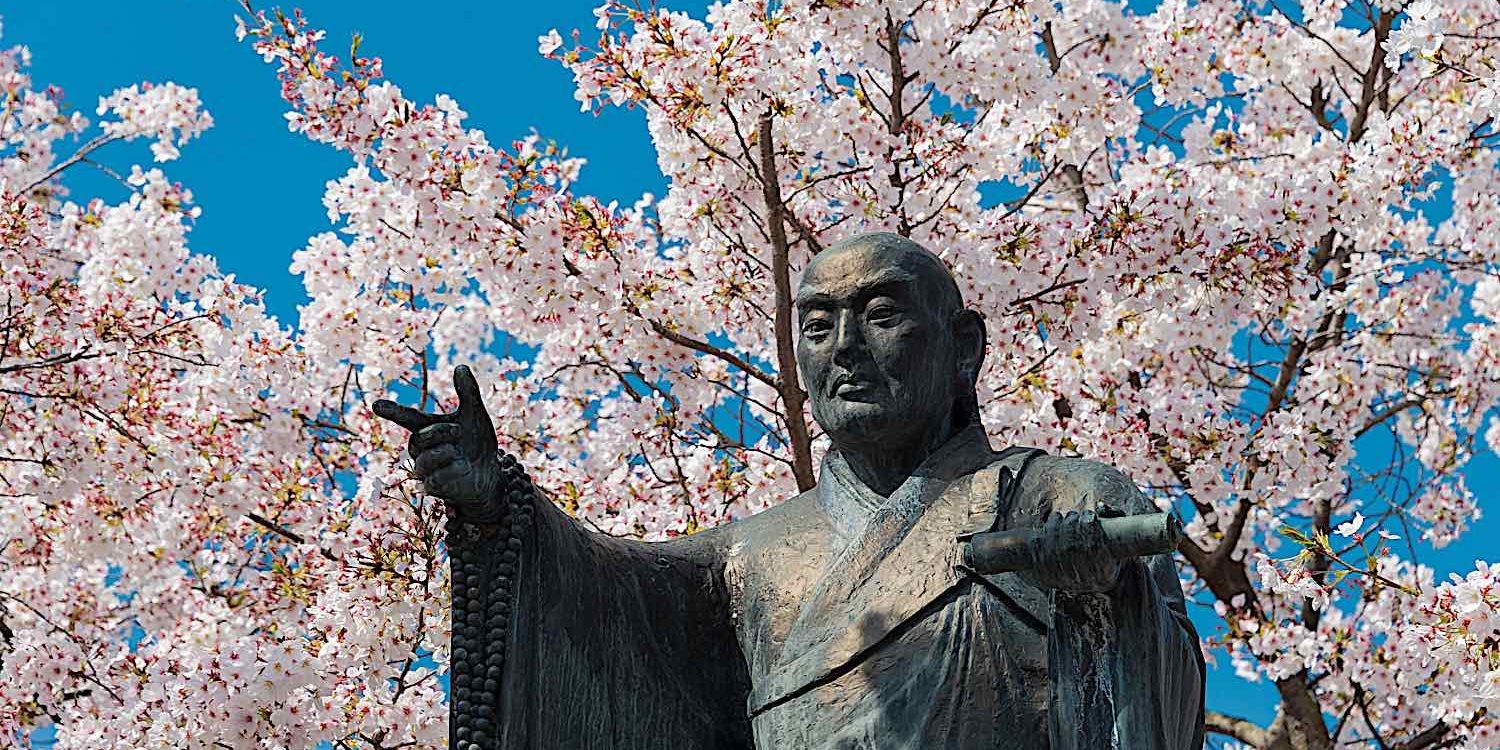 A statue of Nichiren at Myoren-ji Temple in Kamigyo.