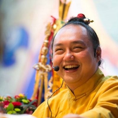 Namdrol RInpoche teaching very down to earth style Namdrol Rinpoche teaching. Rinpoche is known for his approachable and down-to-earth style.