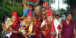 Saga Dawa Sacred Day monks march Sga Dawa at Gangtok in Sikkim BIrthday Enlightenment and Paranirvana of Lord Buddha dreamstime s 188982238 custom crop
